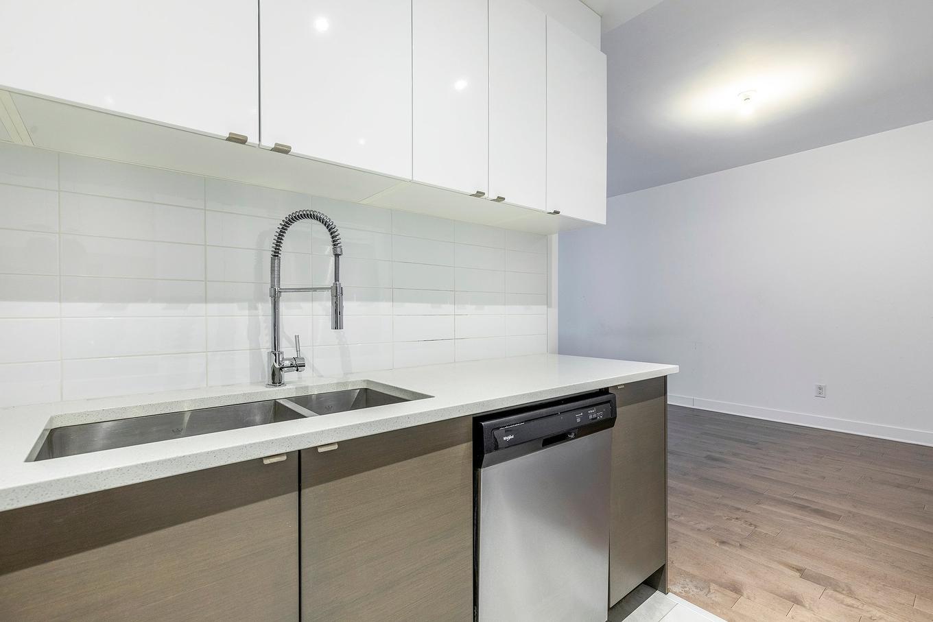 Cuisine - 405-4959 Rue Jean-Talon O., Montréal (Côte-Des-Neiges/Notre-Dame-De-Grâce), QC - Indoor Photo Showing Kitchen With Double Sink With Upgraded Kitchen