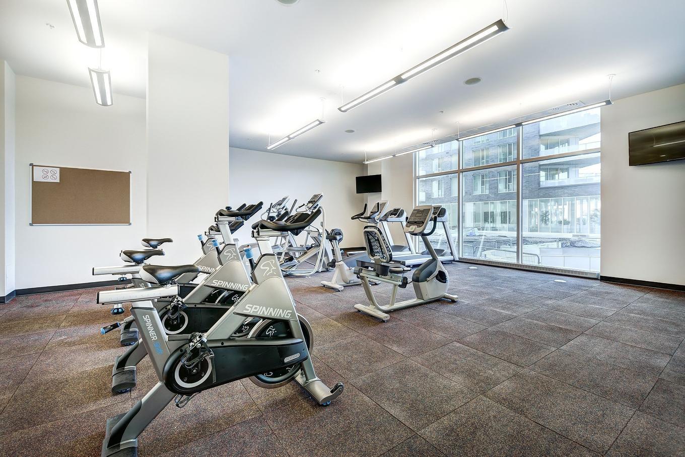 Salle d'exercice - 405-4959 Rue Jean-Talon O., Montréal (Côte-Des-Neiges/Notre-Dame-De-Grâce), QC - Indoor Photo Showing Gym Room