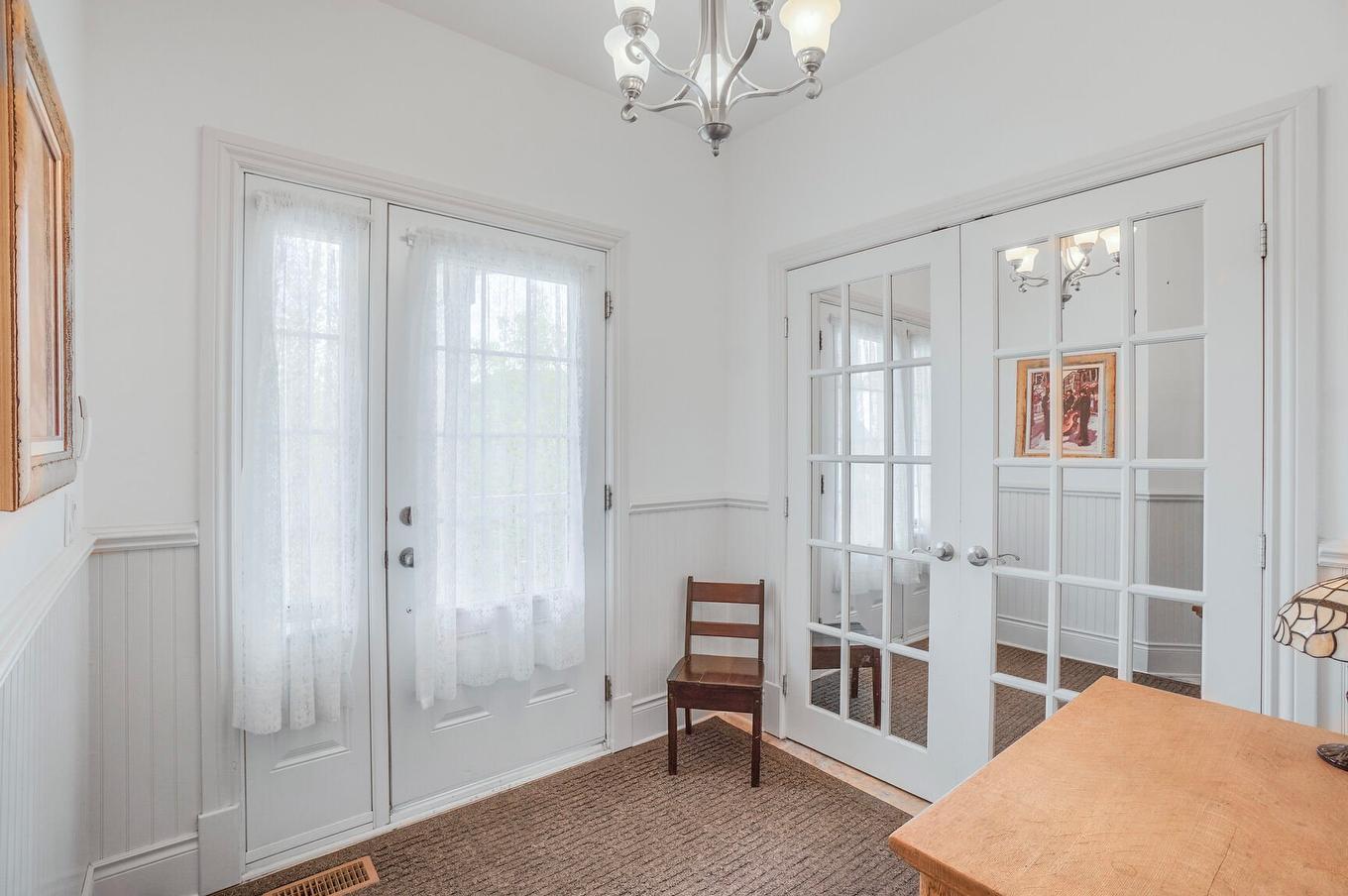 Hall d'entrée/Vestibule - 17Z Av. Des Érables, Saint-Sauveur, QC - Indoor Photo Showing Other Room