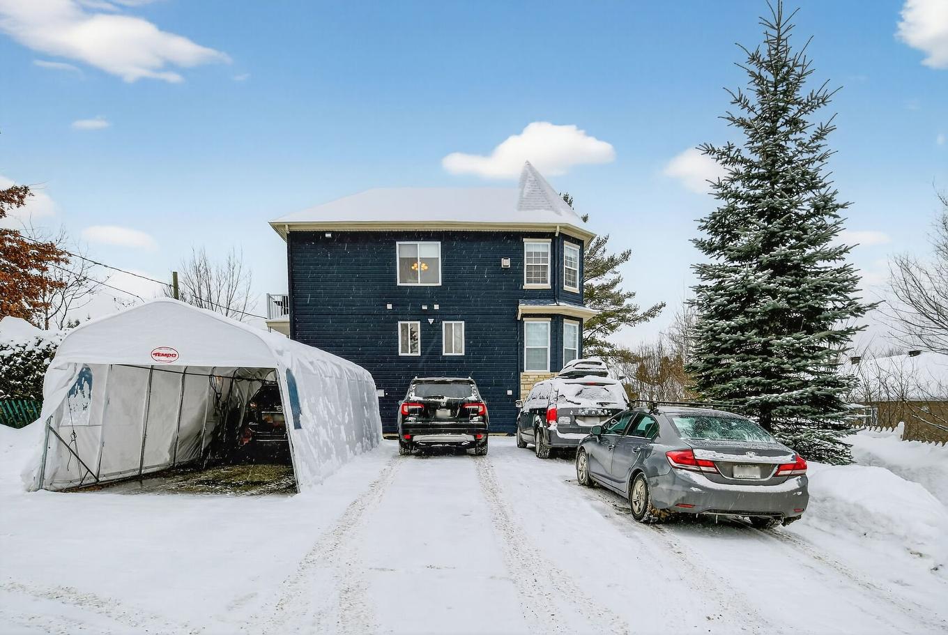 Stationnement - 17Z Av. Des Érables, Saint-Sauveur, QC - Outdoor