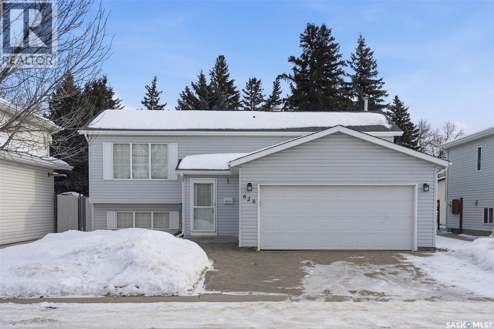 626 Peterson Crescent, Saskatoon, SK - Outdoor
