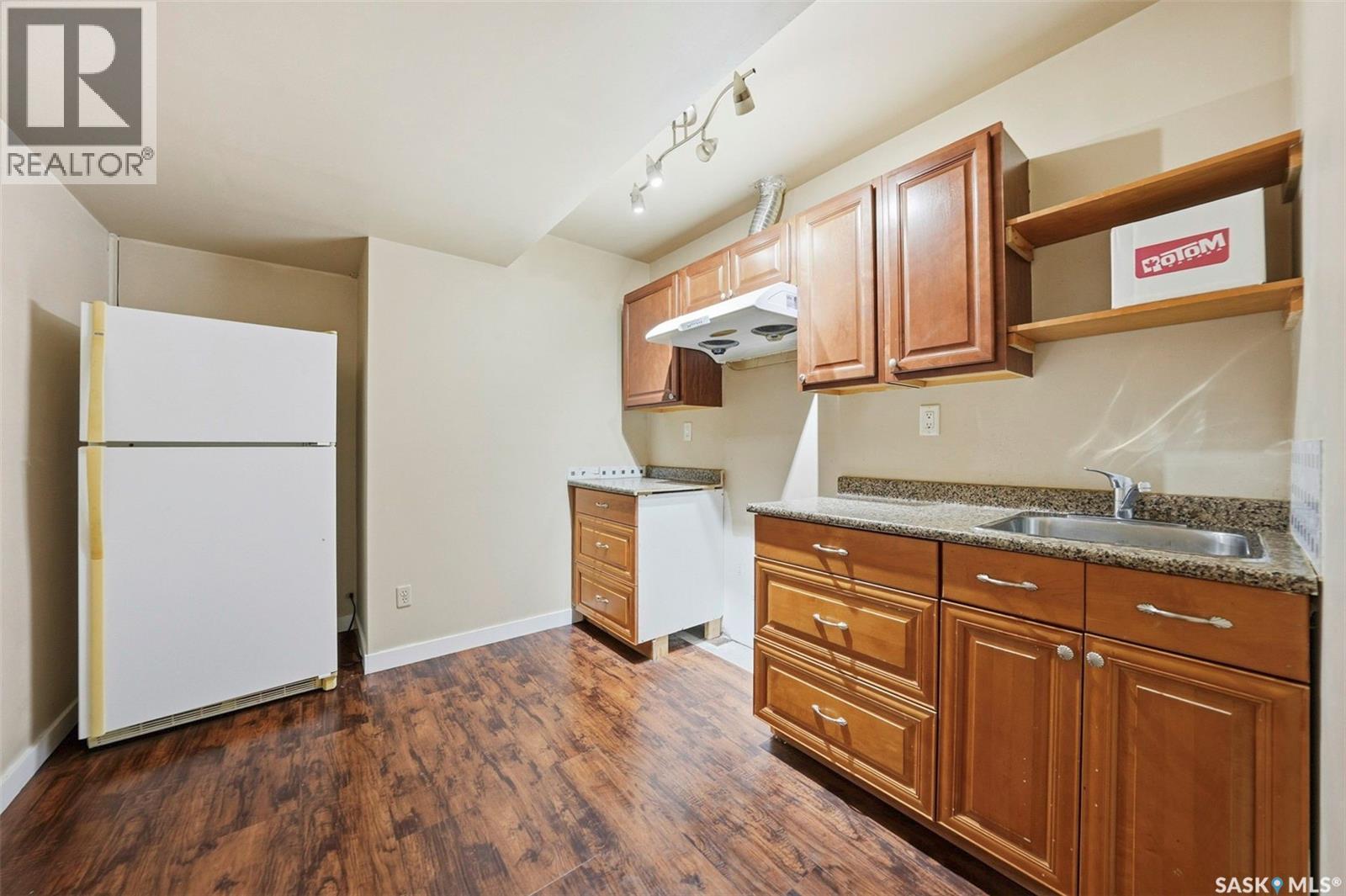 626 Peterson Crescent, Saskatoon, SK - Indoor Photo Showing Kitchen