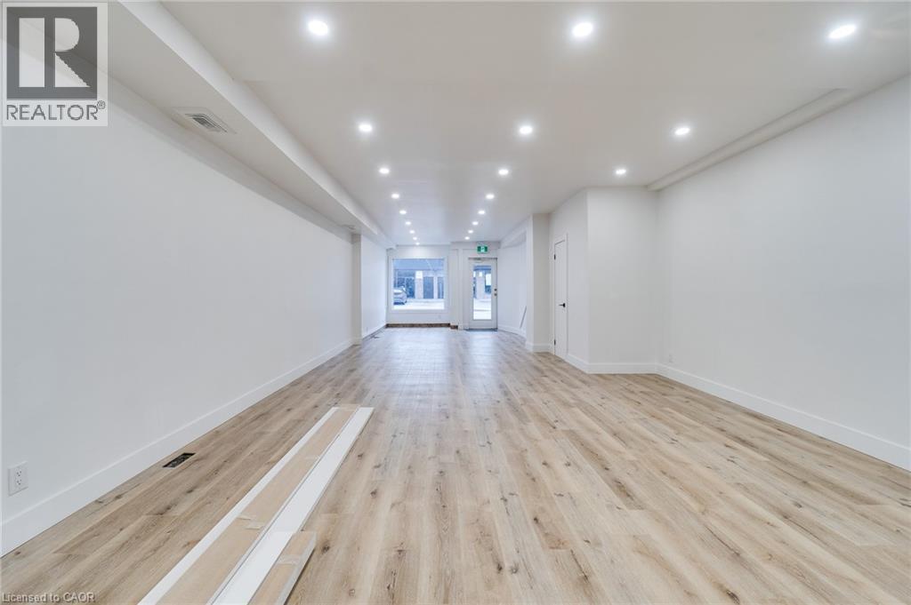 18 Barton Street E, Hamilton, ON - Indoor Photo Showing Other Room