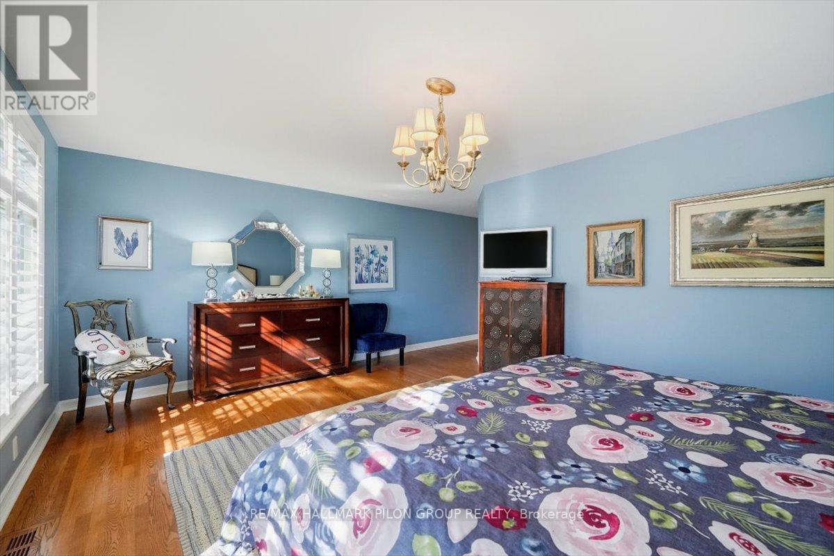 2380 Virginia Drive, Ottawa, ON - Indoor Photo Showing Bedroom