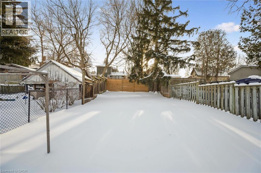 126 Queen Street E, Cambridge, ON - Outdoor