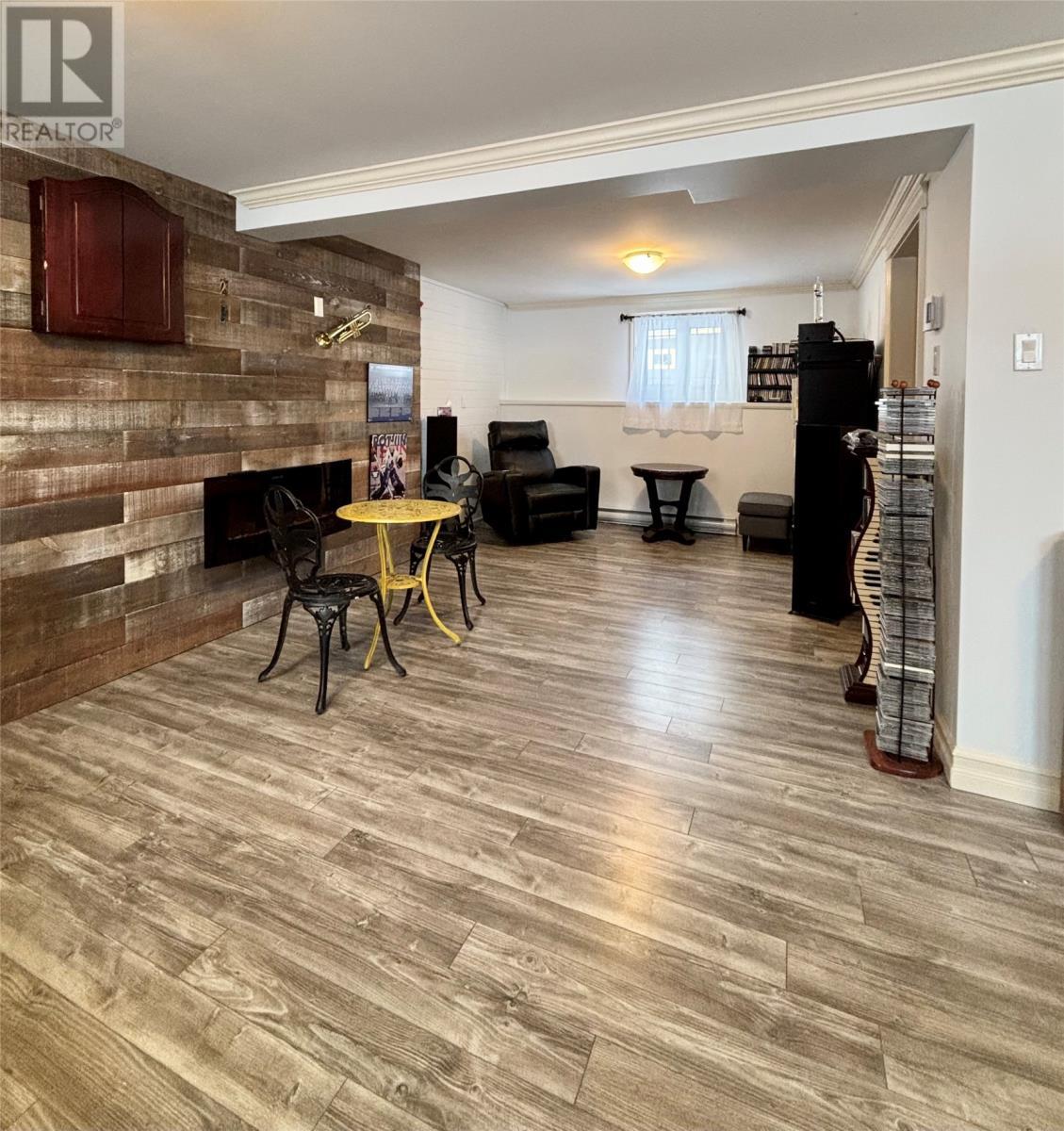 20 Second Avenue, Pasadena, NL - Indoor