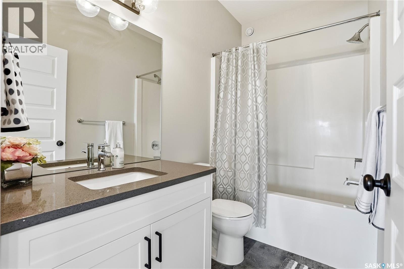 306 Brighton Boulevard, Saskatoon, SK - Indoor Photo Showing Bathroom