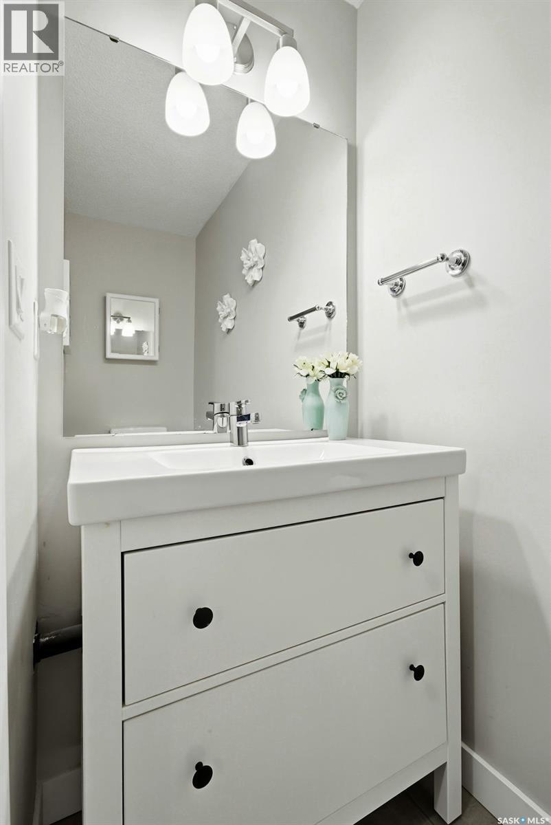 198 Plainsview Drive, Regina, SK - Indoor Photo Showing Bathroom