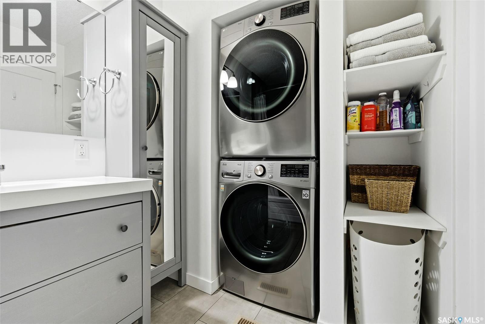 198 Plainsview Drive, Regina, SK - Indoor Photo Showing Laundry Room