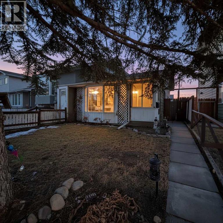 Welcome home! - 7840 20A Street Se, Calgary, AB - Outdoor