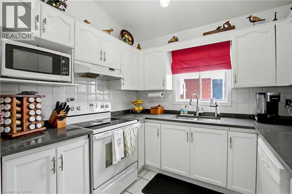 252 Keewatin Avenue, Kitchener, ON - Indoor Photo Showing Kitchen With Double Sink