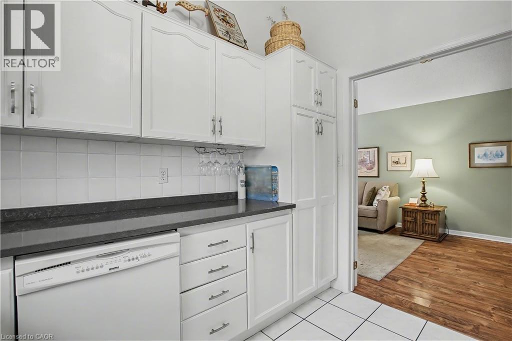 lots of counter space! - 252 Keewatin Avenue, Kitchener, ON - Indoor