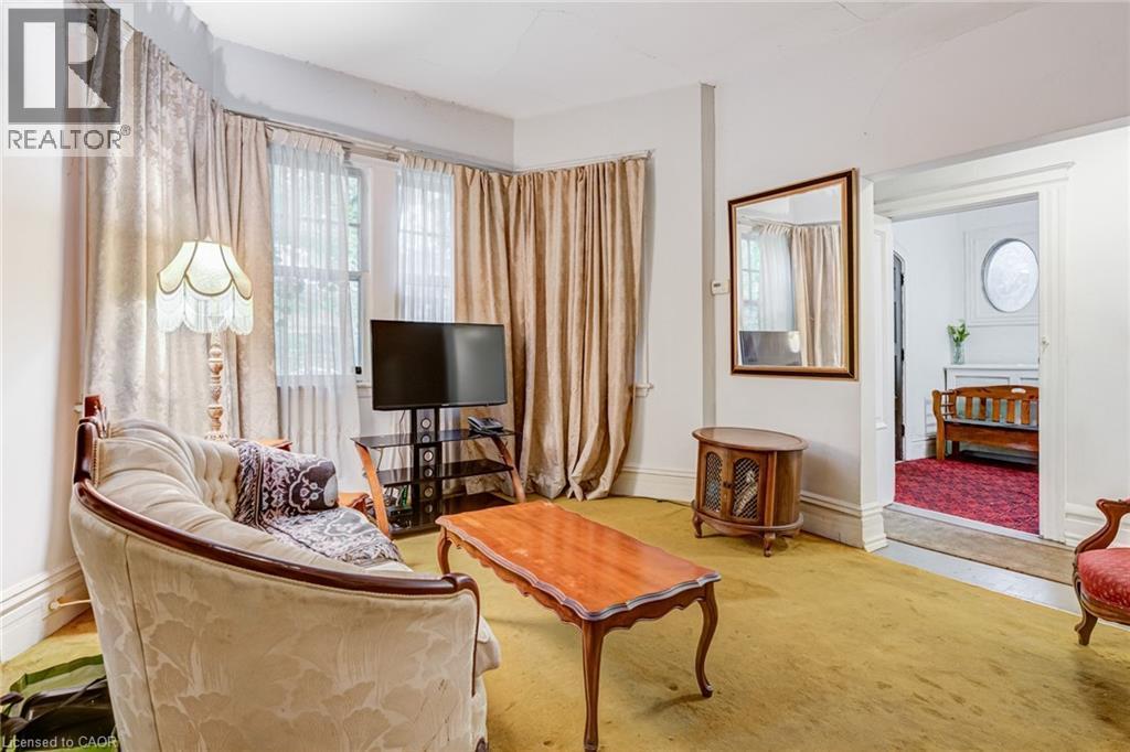 99 Blake Street, Hamilton, ON - Indoor Photo Showing Other Room