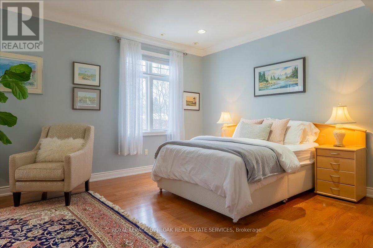 111 St. Lawrence Drive, Mississauga, ON - Indoor Photo Showing Bedroom