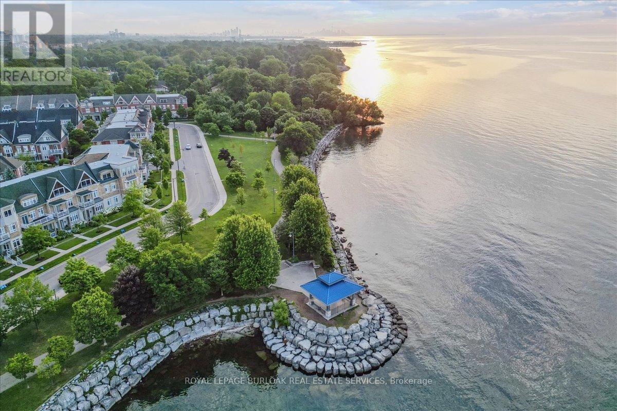 111 St. Lawrence Drive, Mississauga, ON - Outdoor With Body Of Water With View