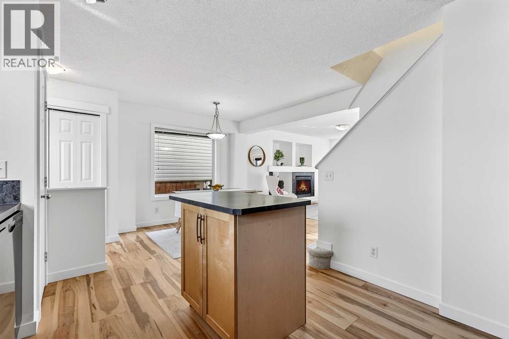 109 Copperstone Grove Se, Calgary, AB - Indoor Photo Showing Kitchen