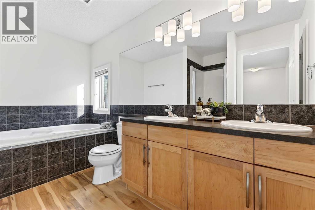 109 Copperstone Grove Se, Calgary, AB - Indoor Photo Showing Bathroom
