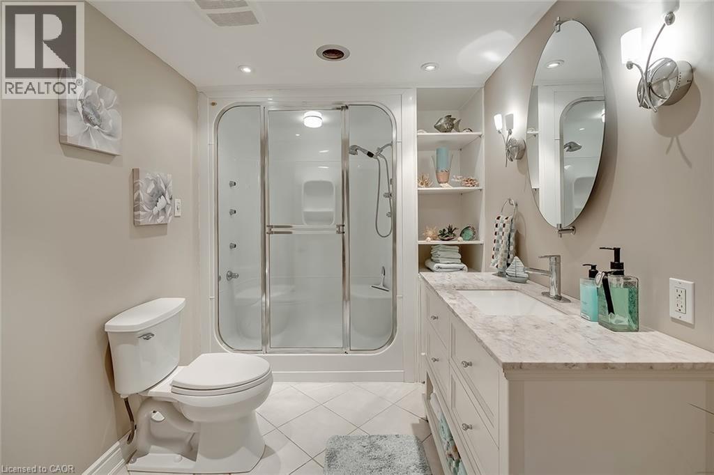 4304 Taywood Drive, Burlington, ON - Indoor Photo Showing Bathroom