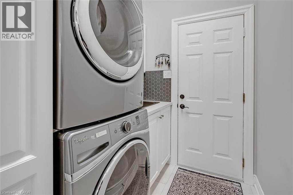 4304 Taywood Drive, Burlington, ON - Indoor Photo Showing Laundry Room