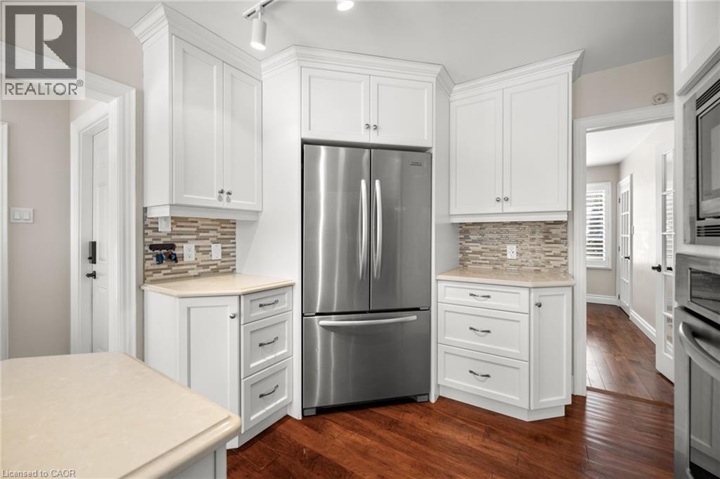 339 Glenridge Drive, Waterloo, ON - Indoor Photo Showing Kitchen