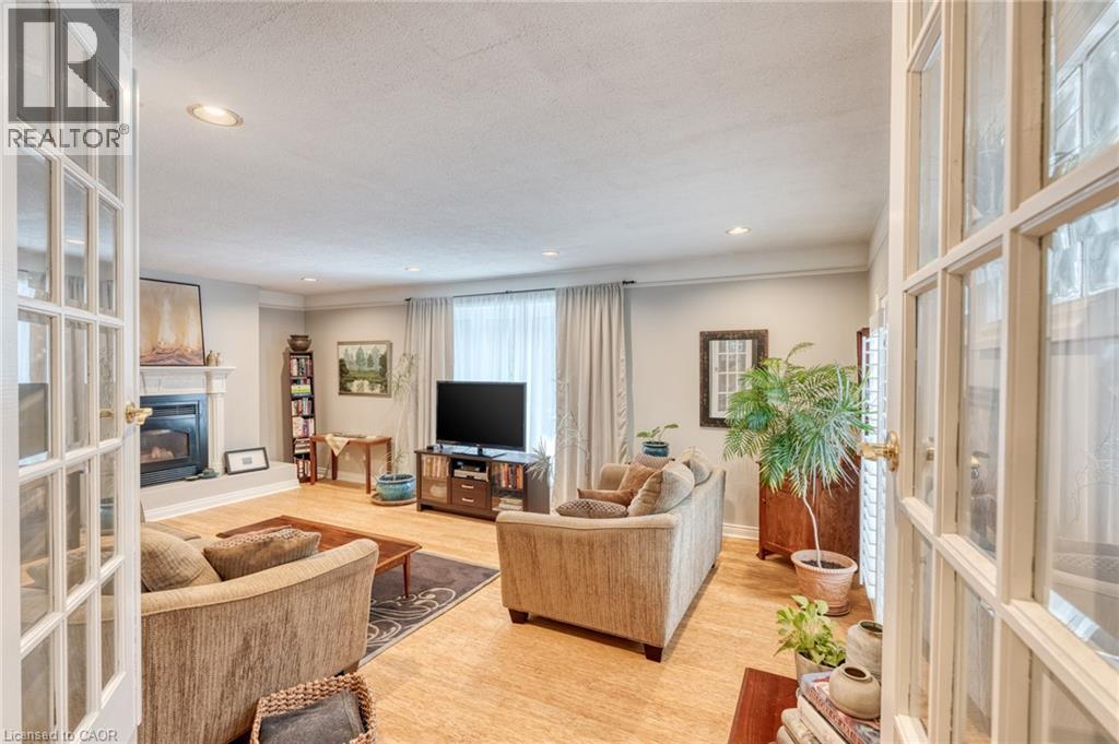 162 Bendamere Avenue, Hamilton, ON - Indoor Photo Showing Living Room With Fireplace