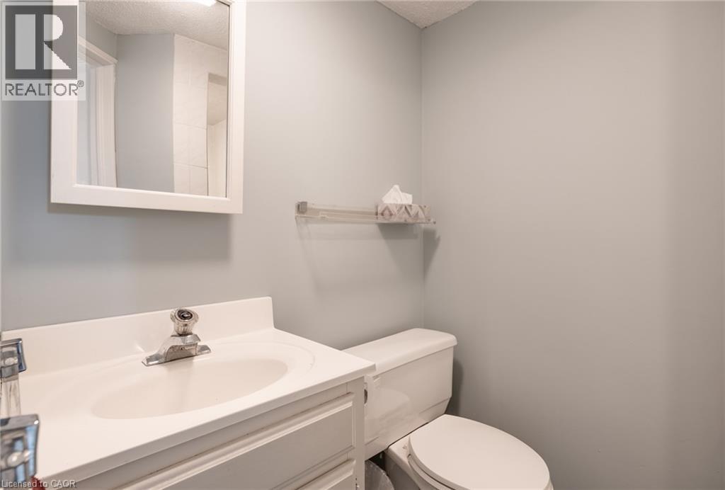 162 Bendamere Avenue, Hamilton, ON - Indoor Photo Showing Bathroom
