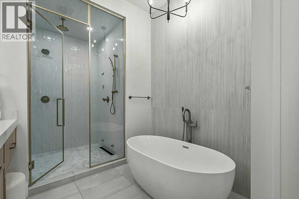 56 Lissington Drive Sw, Calgary, AB - Indoor Photo Showing Bathroom