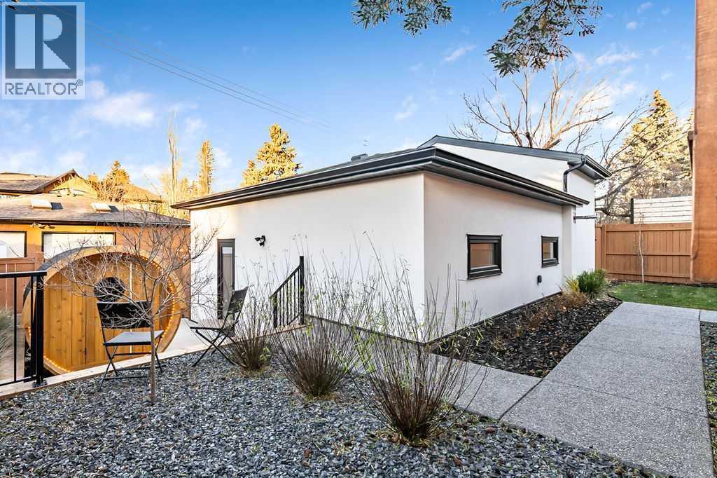 56 Lissington Drive Sw, Calgary, AB - Outdoor