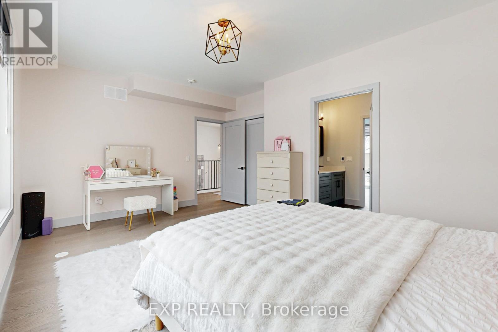 169 Euston Road, Burlington, ON - Indoor Photo Showing Bedroom
