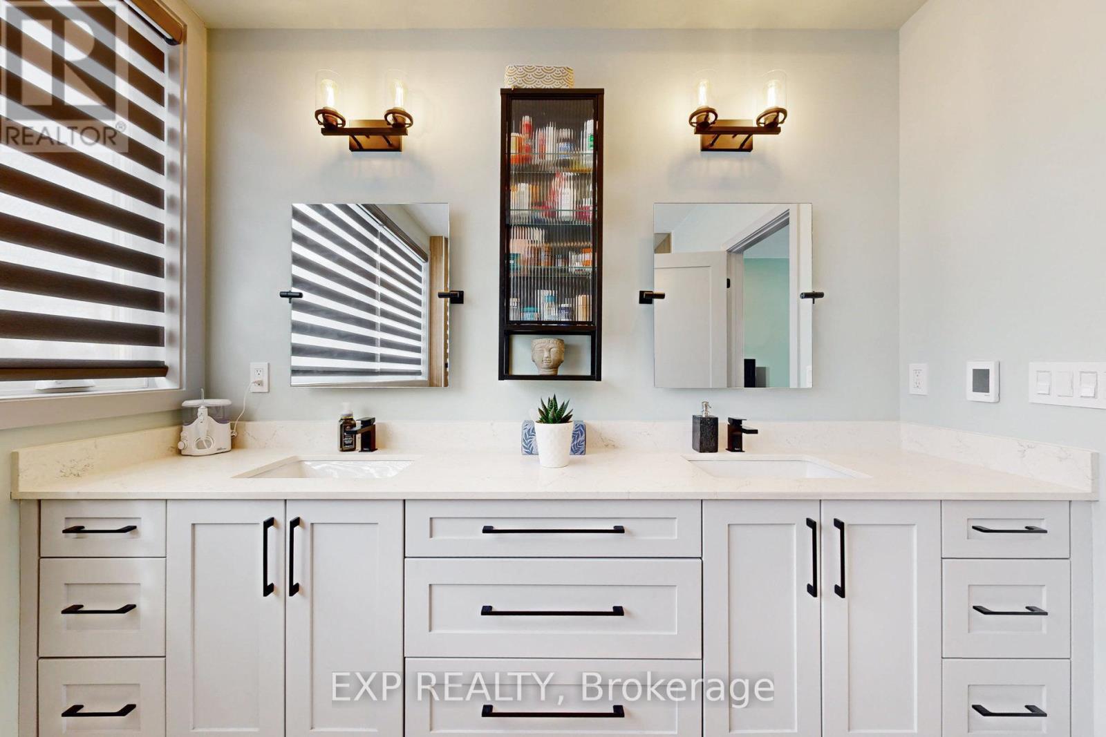 169 Euston Road, Burlington, ON - Indoor Photo Showing Bathroom