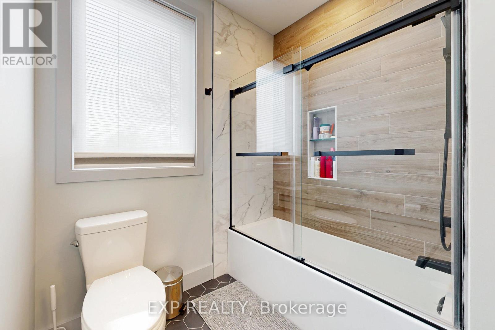 169 Euston Road, Burlington, ON - Indoor Photo Showing Bathroom