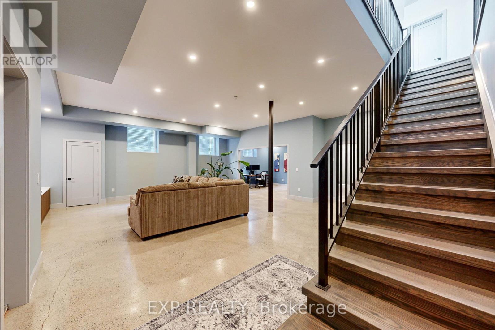 169 Euston Road, Burlington, ON - Indoor