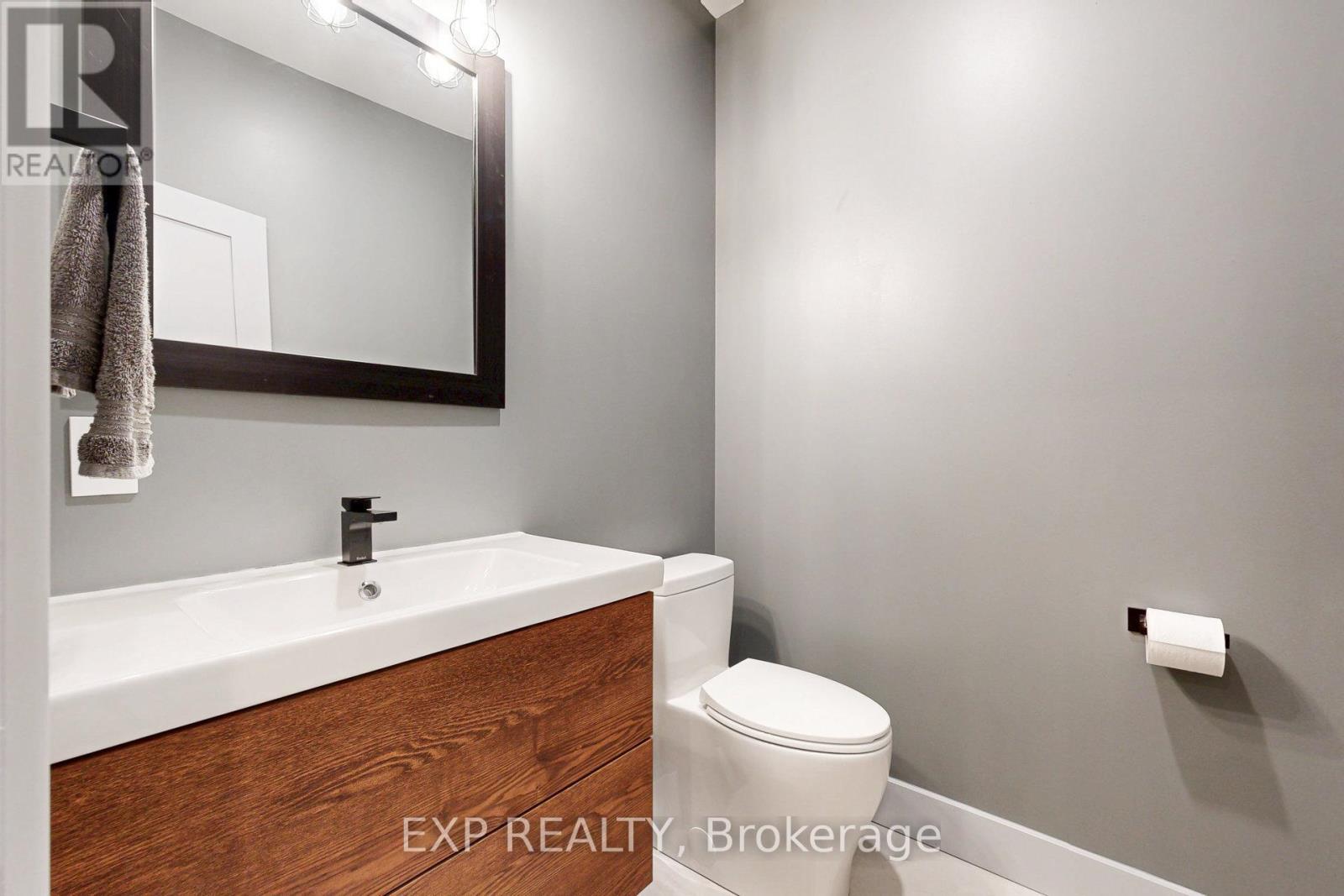 169 Euston Road, Burlington, ON - Indoor Photo Showing Bathroom