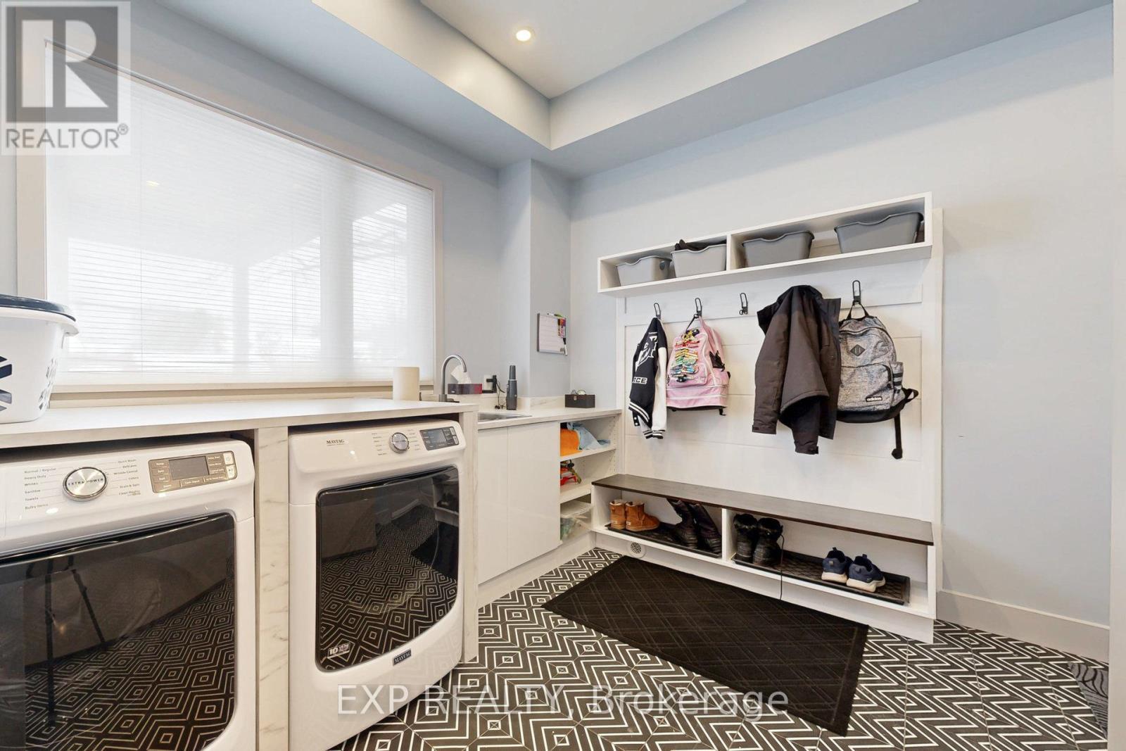 169 Euston Road, Burlington, ON - Indoor Photo Showing Laundry Room