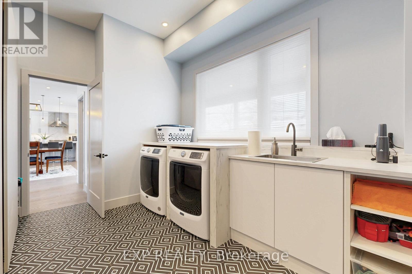 169 Euston Road, Burlington, ON - Indoor Photo Showing Laundry Room