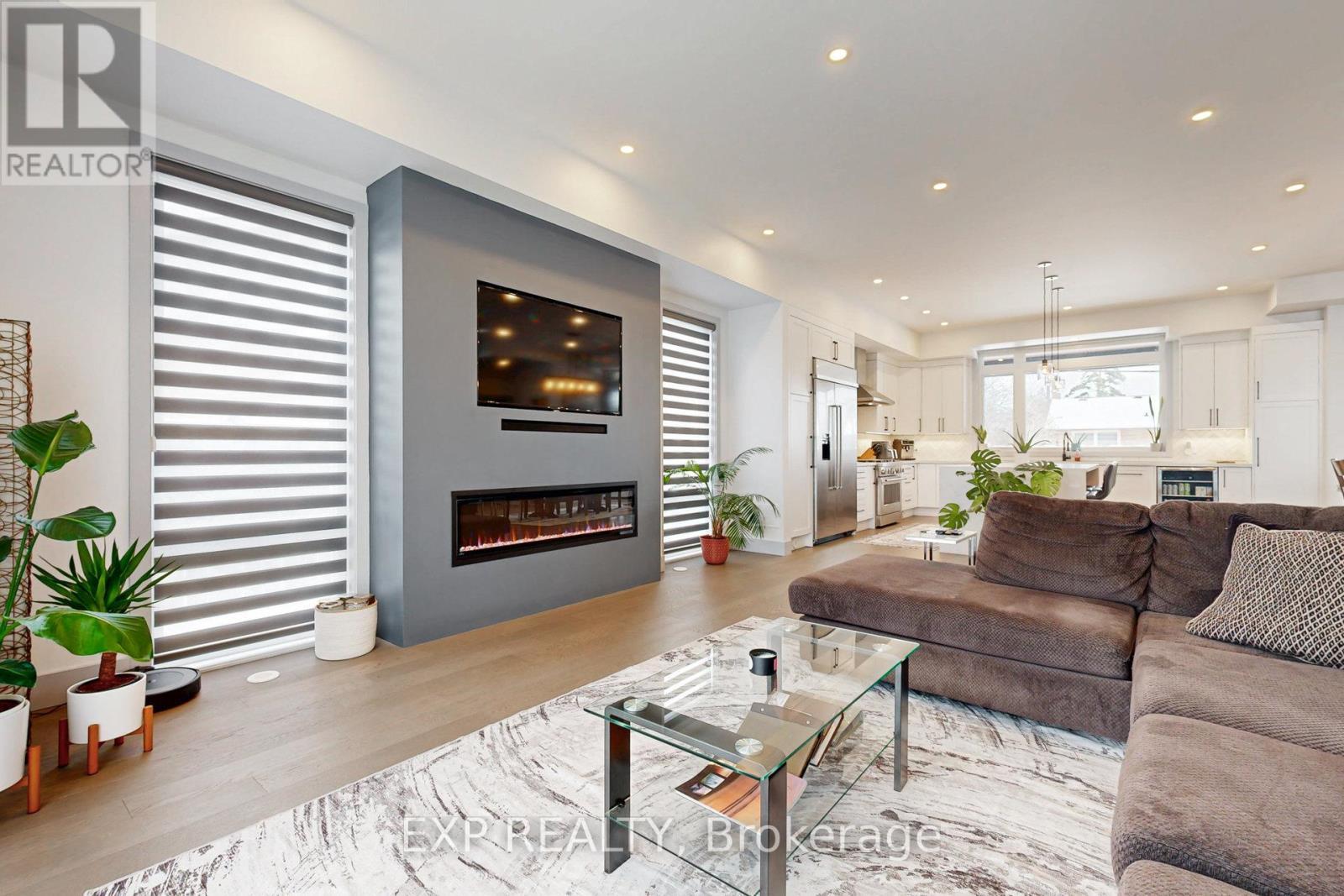169 Euston Road, Burlington, ON - Indoor Photo Showing Living Room With Fireplace