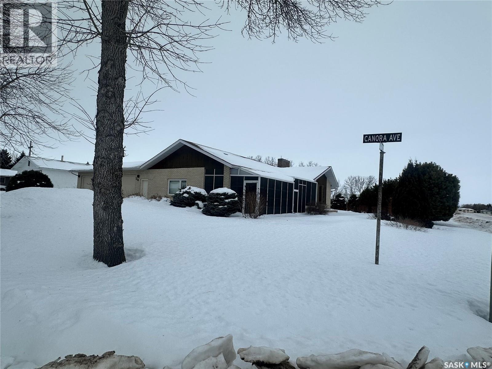 340 Canora Avenue, Canora, SK - Outdoor