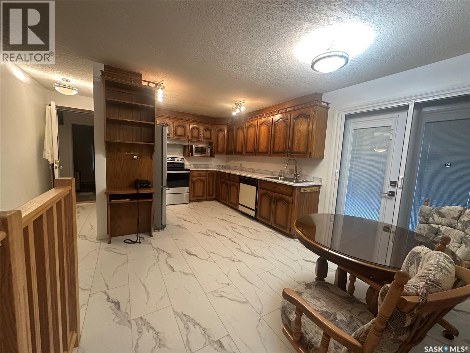 340 Canora Avenue, Canora, SK - Indoor