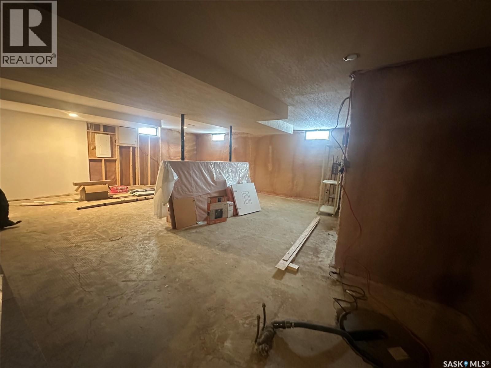 340 Canora Avenue, Canora, SK - Indoor