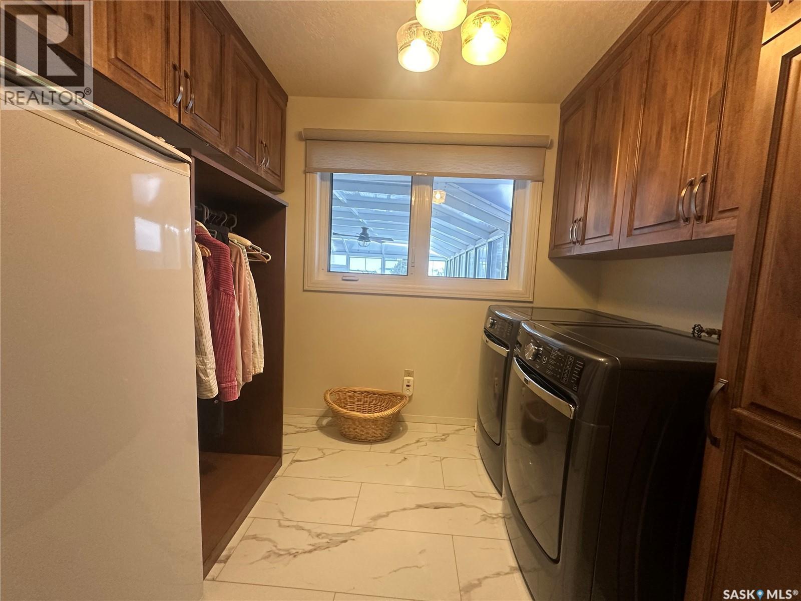 340 Canora Avenue, Canora, SK - Indoor Photo Showing Laundry Room