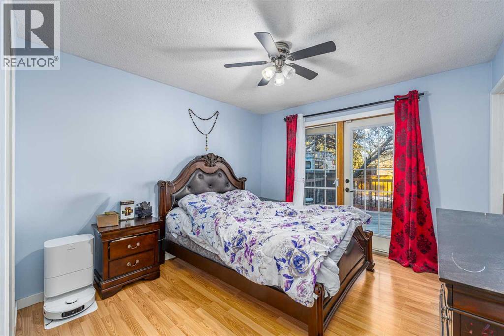 5816 Maddock Drive Ne, Calgary, AB - Indoor Photo Showing Bedroom