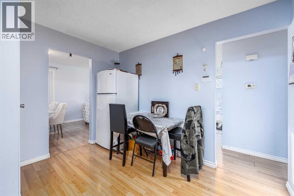 5816 Maddock Drive Ne, Calgary, AB - Indoor Photo Showing Dining Room