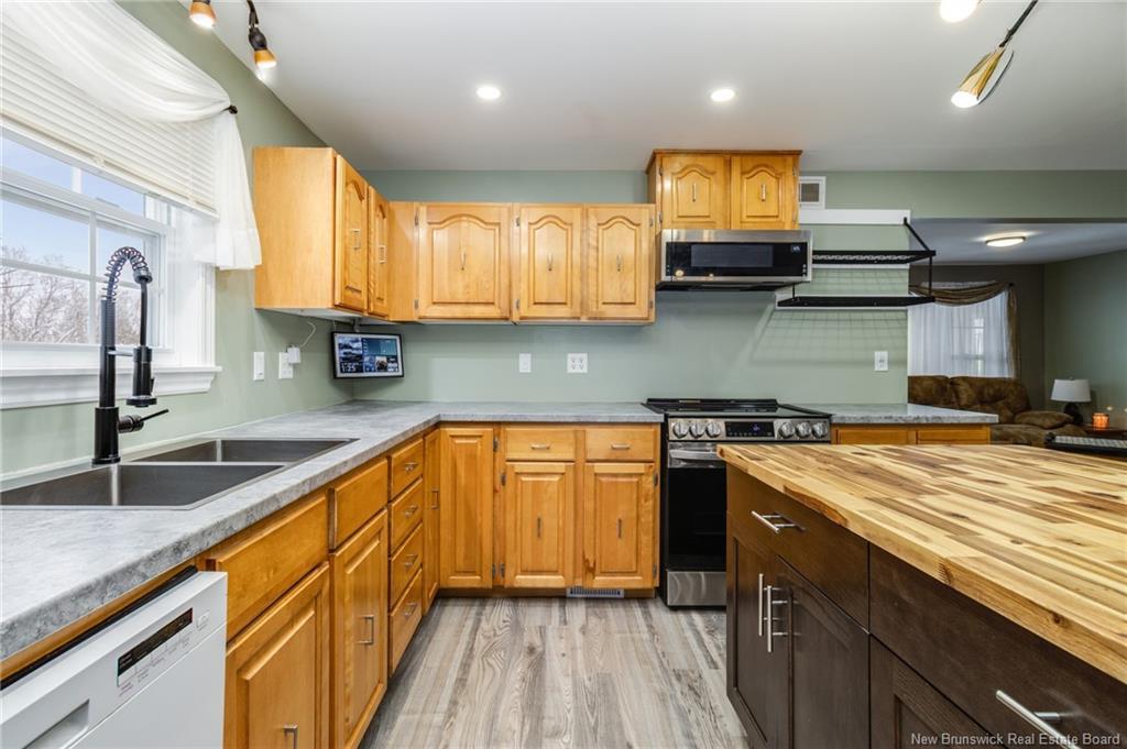 394 Royal Rd, Fredericton, NB