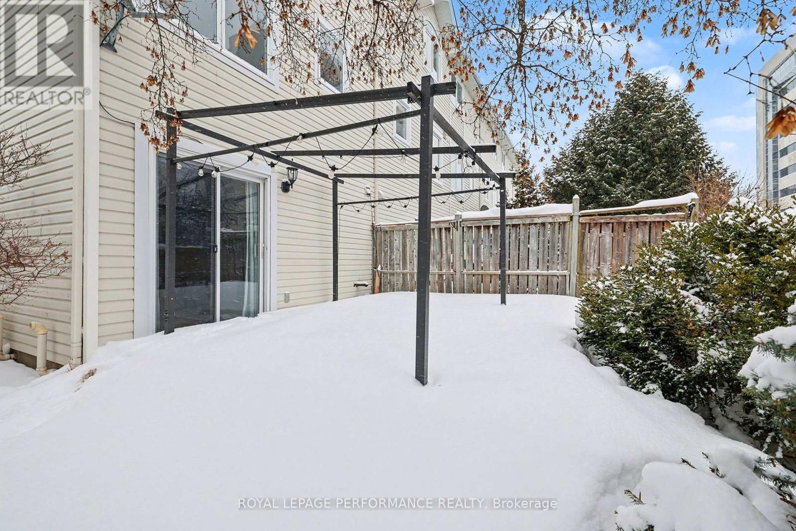 83 Manhattan Crescent, Ottawa, ON - Outdoor