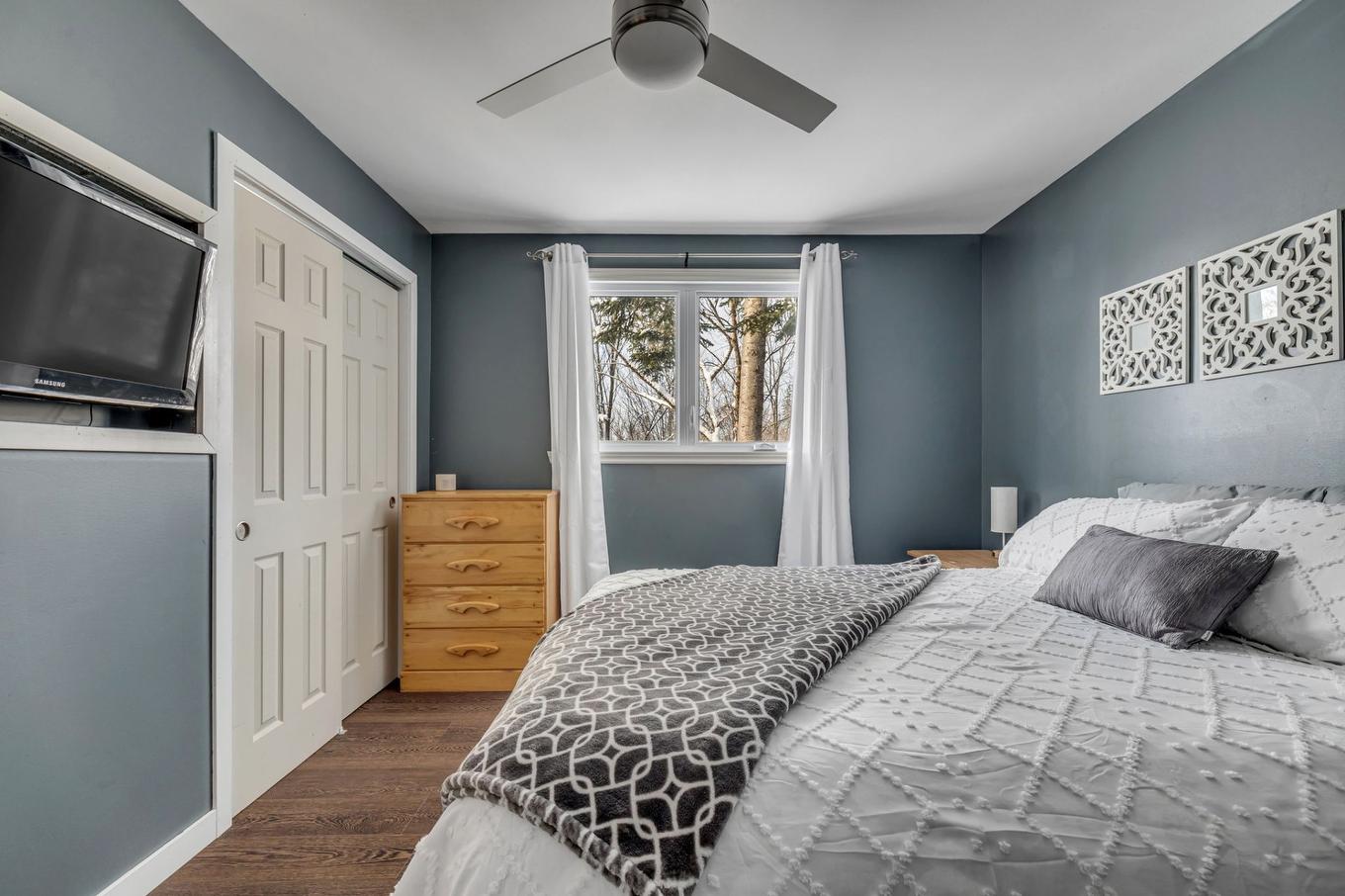 Bedroom - 30 Rue Valéda-Auclair, Québec (Charlesbourg), QC - Indoor Photo Showing Bedroom
