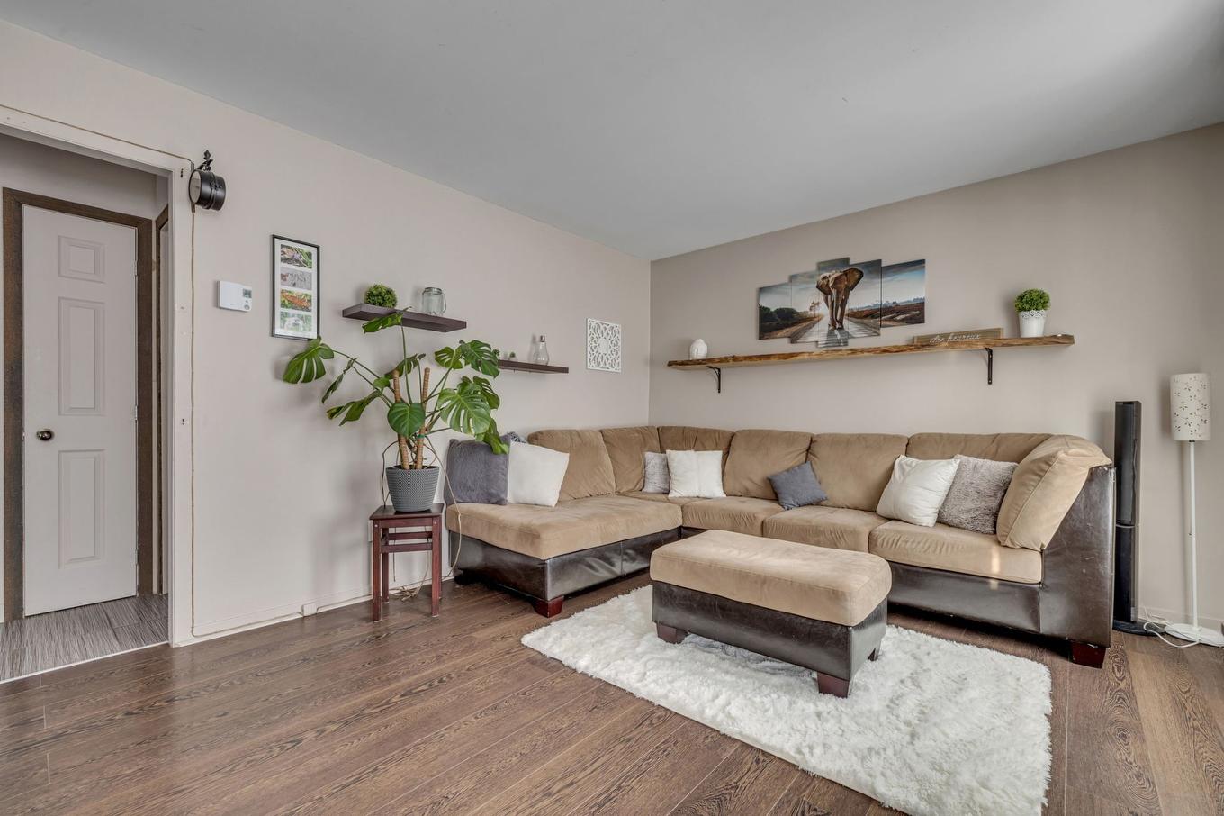 Living room - 30 Rue Valéda-Auclair, Québec (Charlesbourg), QC - Indoor Photo Showing Living Room