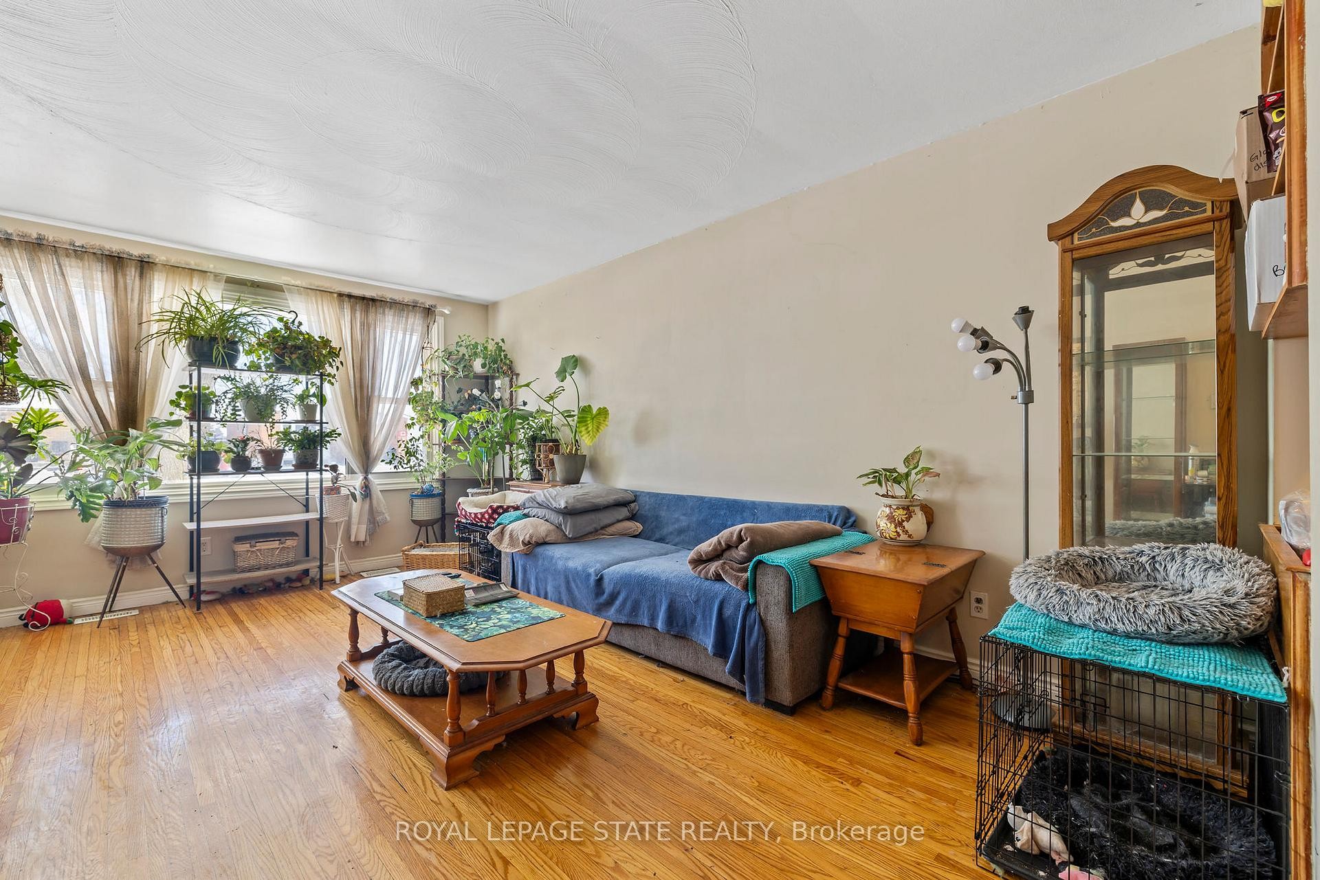 78 Cromwell Crescent, Hamilton, ON - Indoor Photo Showing Living Room