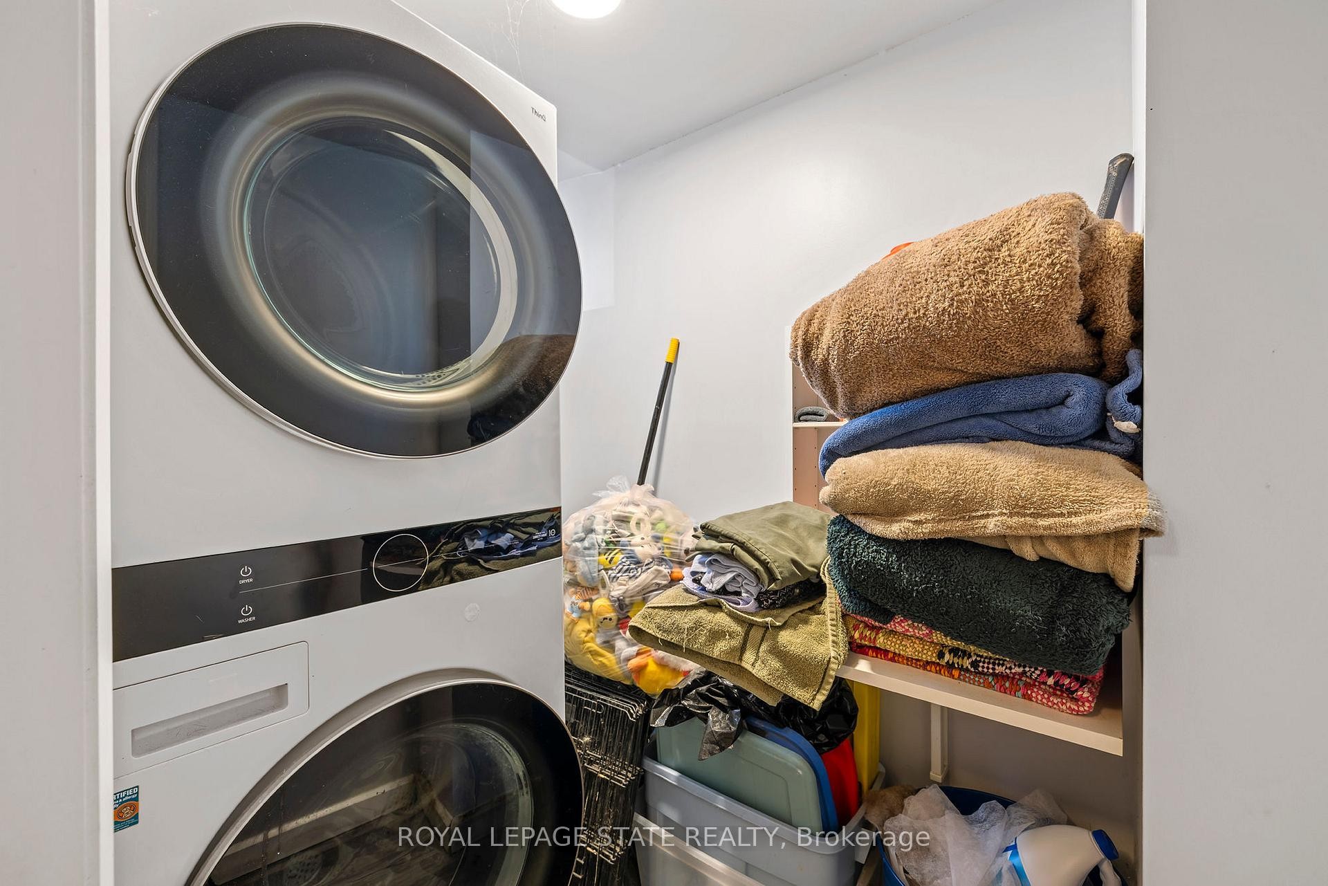 78 Cromwell Crescent, Hamilton, ON - Indoor Photo Showing Laundry Room