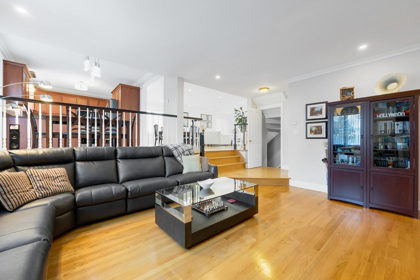Den - 2 Rue Du Boisé, Kirkland, QC - Indoor Photo Showing Living Room