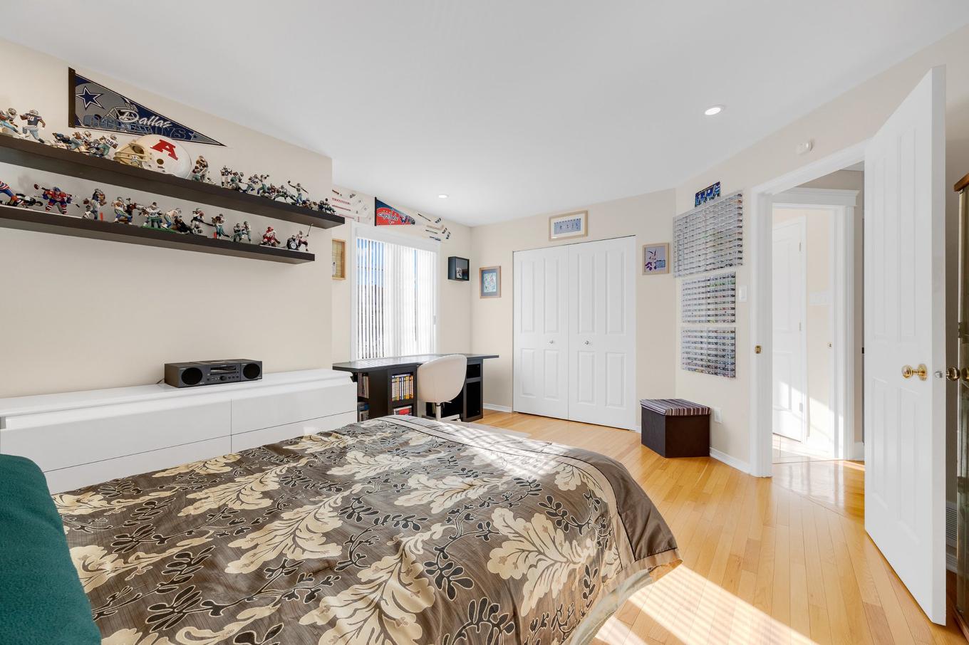 Bedroom - 2 Rue Du Boisé, Kirkland, QC - Indoor Photo Showing Bedroom